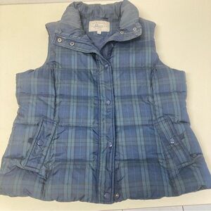 G.H. BASS puffer vest.  Size L.